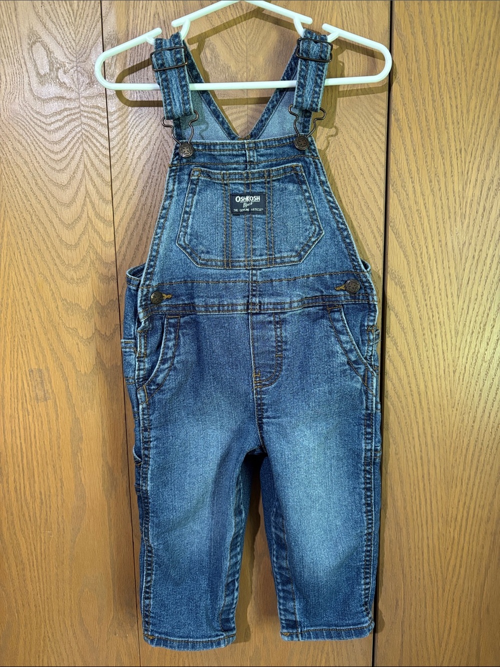 OshKosh B'gosh Classic Blue Denim kids 18 month bib Jeans Overalls snap legs